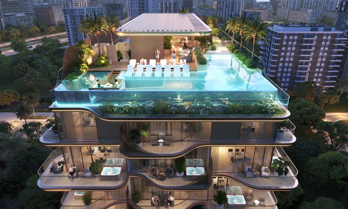 Rooftop infinity pool at La Vera Creek